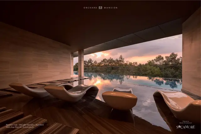 Zion Deck nhìn ra hồ bơi